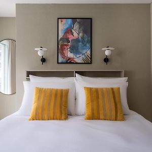 Studio medio con letto king size